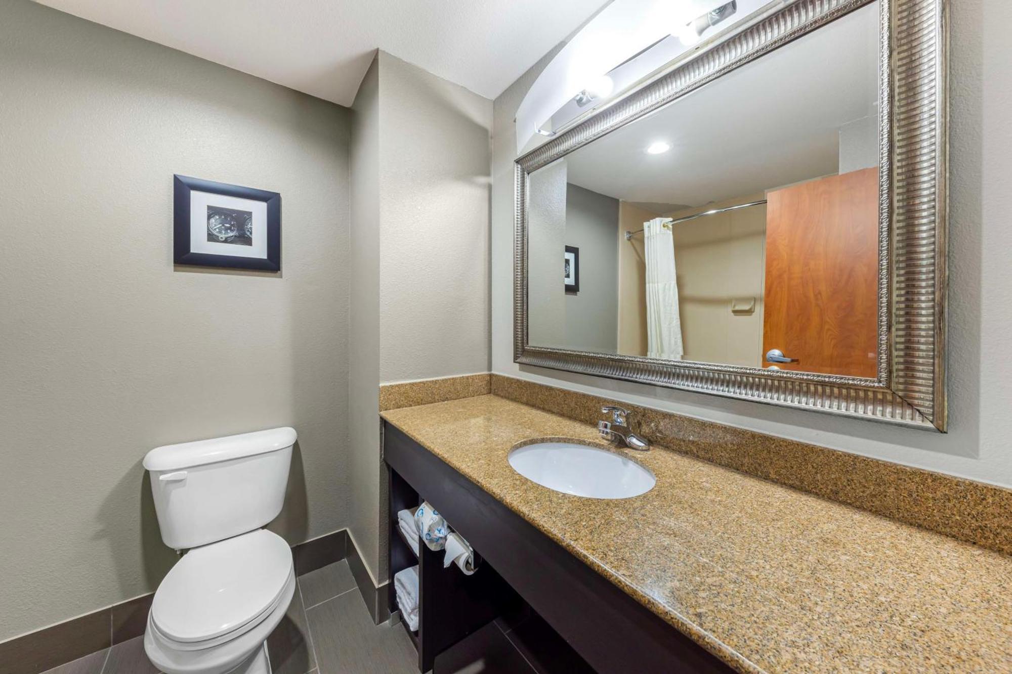 Best Western Plus Midwest City Inn & Suites Exterior photo