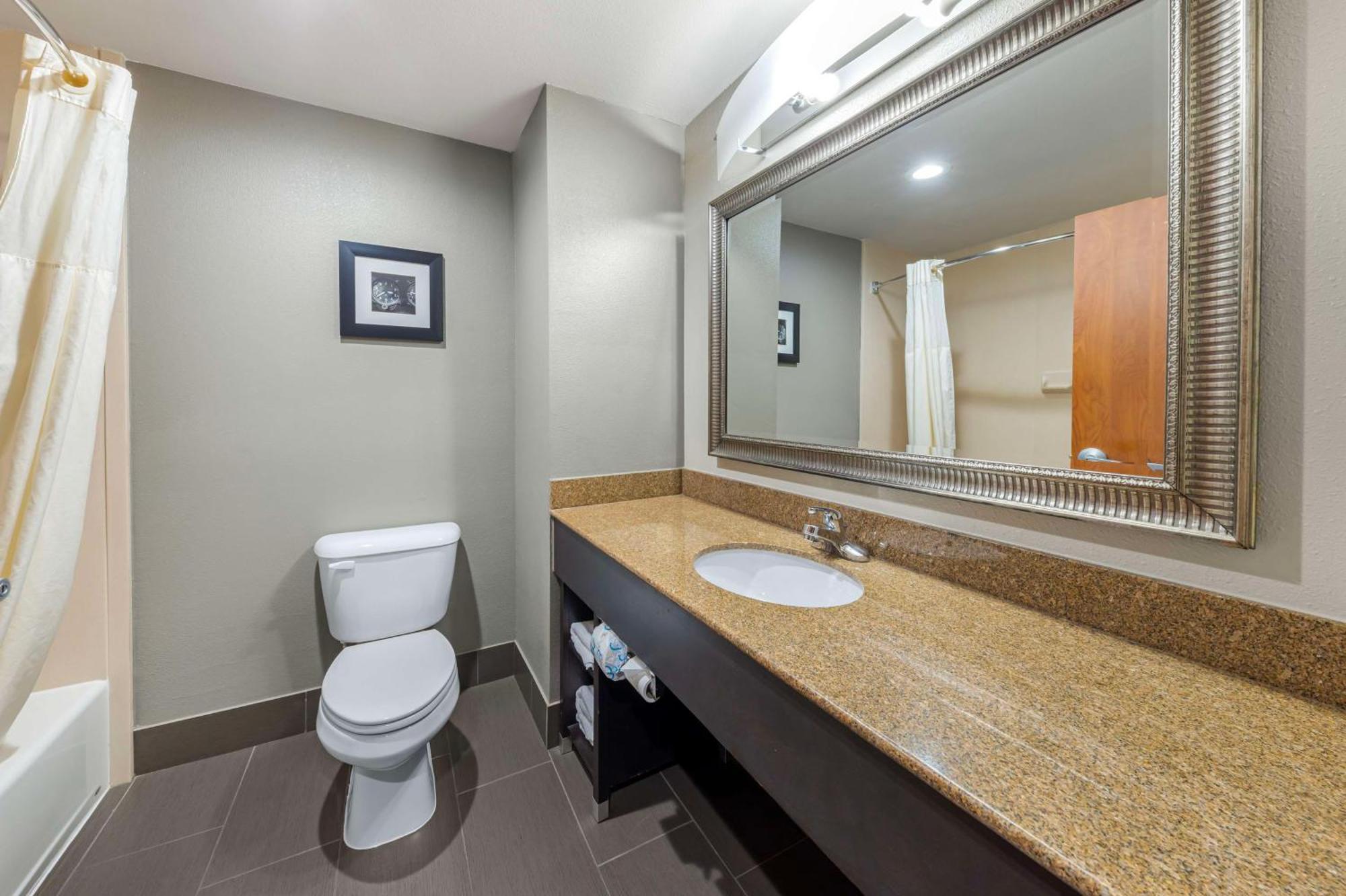 Best Western Plus Midwest City Inn & Suites Exterior photo