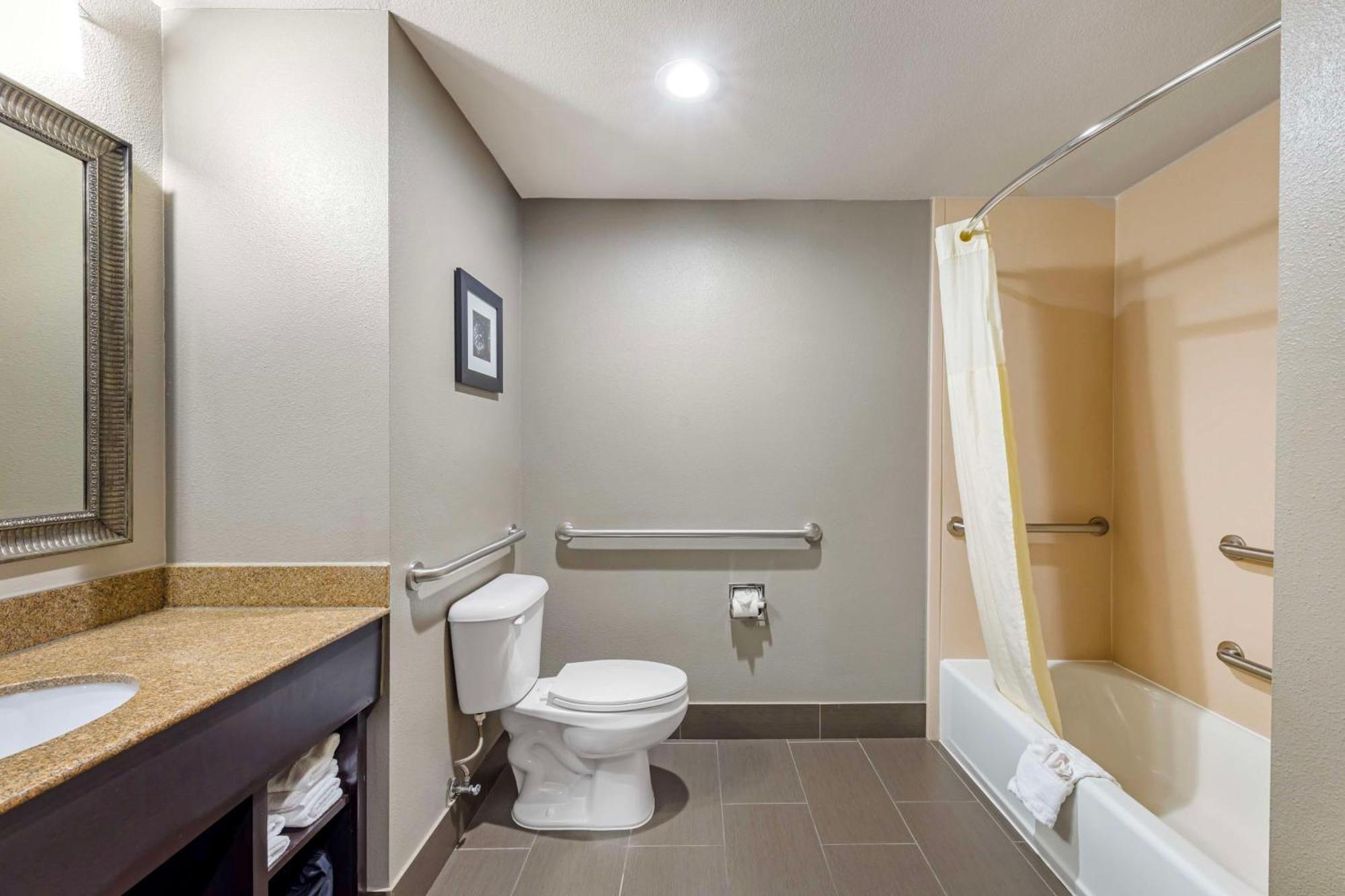 Best Western Plus Midwest City Inn & Suites Exterior photo