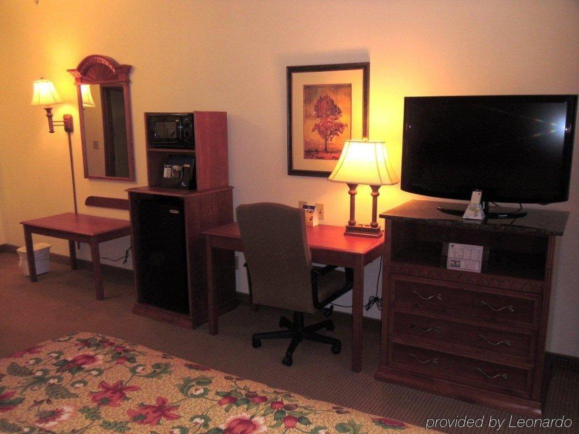 Best Western Plus Midwest City Inn & Suites Room photo