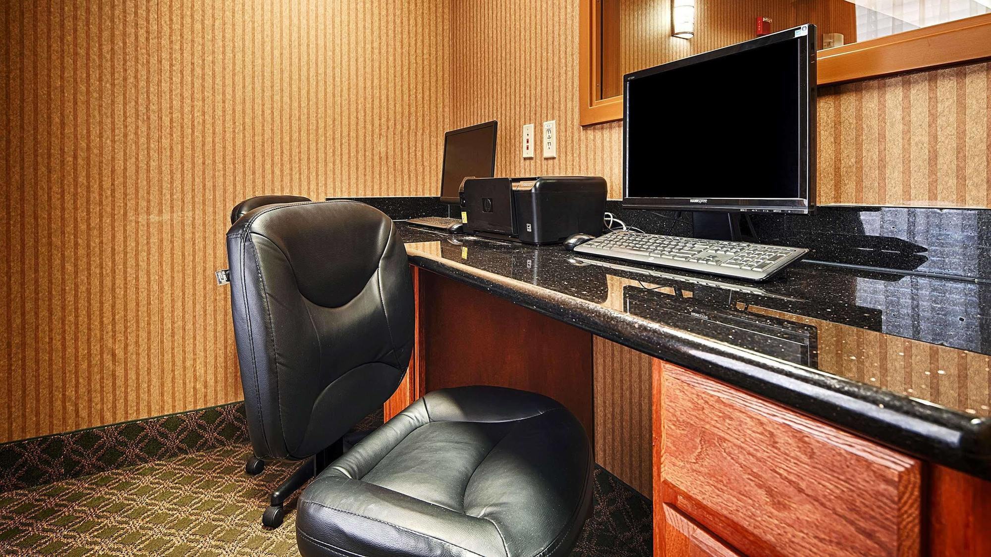 Best Western Plus Midwest City Inn & Suites Exterior photo